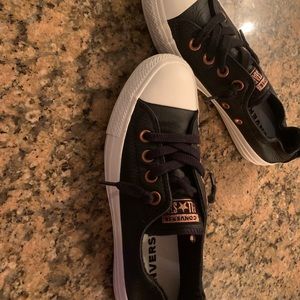 Converse Chuck Taylor Leather Shoreline Sneaker